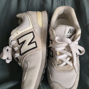 New Balance  Sneakers - Cream and Black Can Fit Size 5 Women